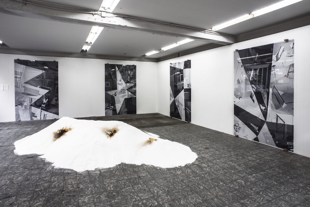 Navid Nuur, Allegory of the Cave Painting, installation view, Extra City Kunsthal, Antwerpen, 2014 © Christine Clinckx