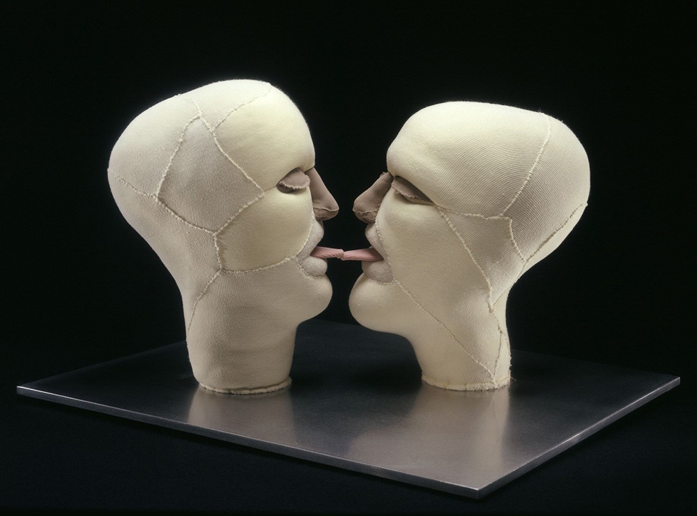Louise Bourgeois, Together, 2005. Courtesy of the Easton Foundation / BUS 2015. Foto: Christopher Burke. Courtesy Hauser & Wirth and Cheim & Read.